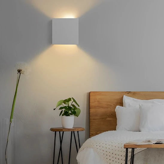 Applique Murale Cubique LED Blanc effet X bidirectionnel ambiance chambre — Mon Univers - Mes Lumières