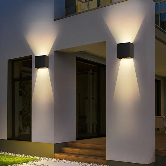 Applique Murale Cubique LED Noir façade extérieure effet X bidirectionnel — Mon Univers - Mes Lumières