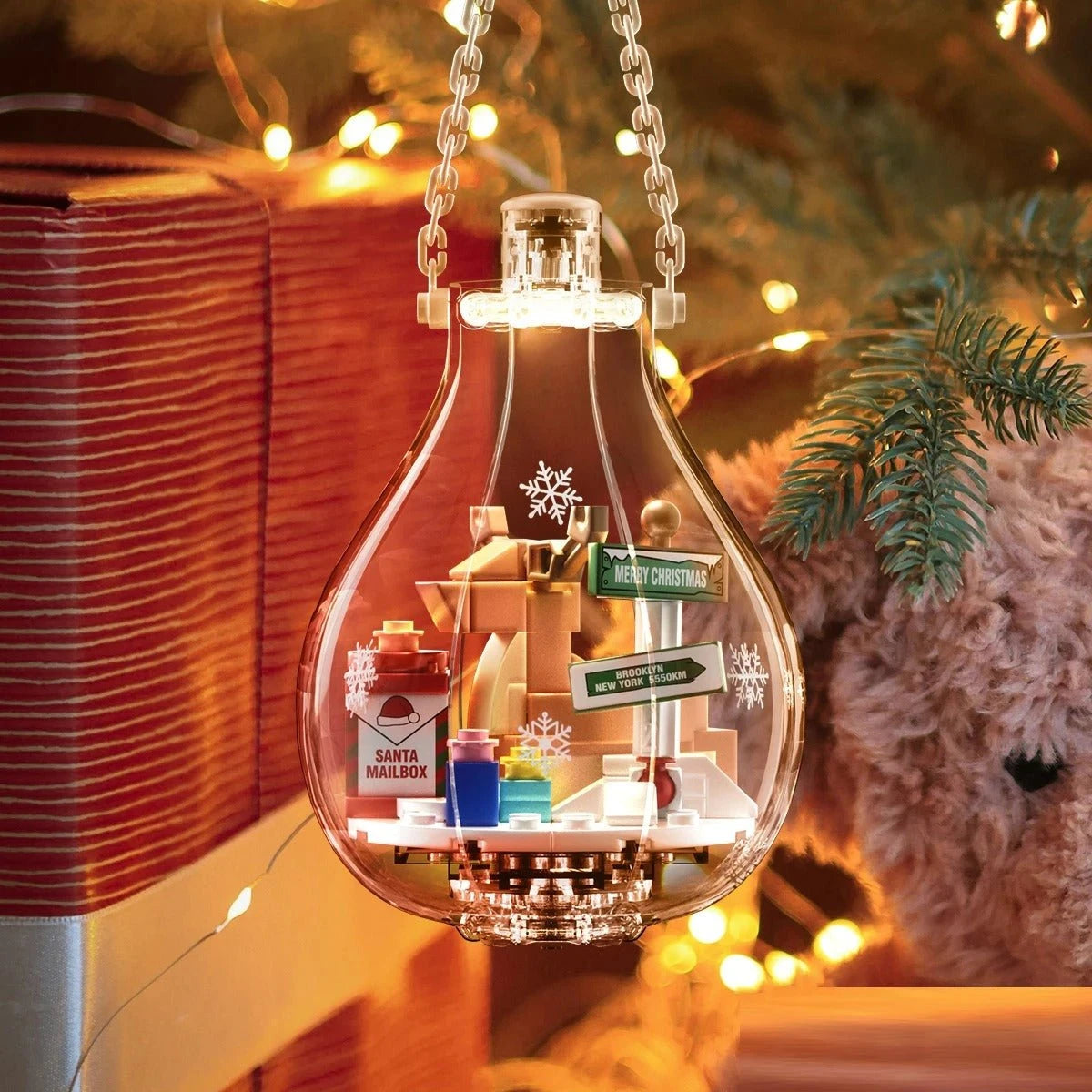 Boule de Noël lumineuse avec scène boîte aux lettres du Père Noël