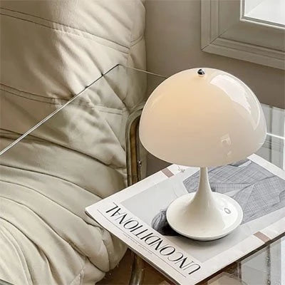 Lampe Champignon Rechargeable Éco-responsable vue de face fond neutre — Mon Univers - Mes Lumières