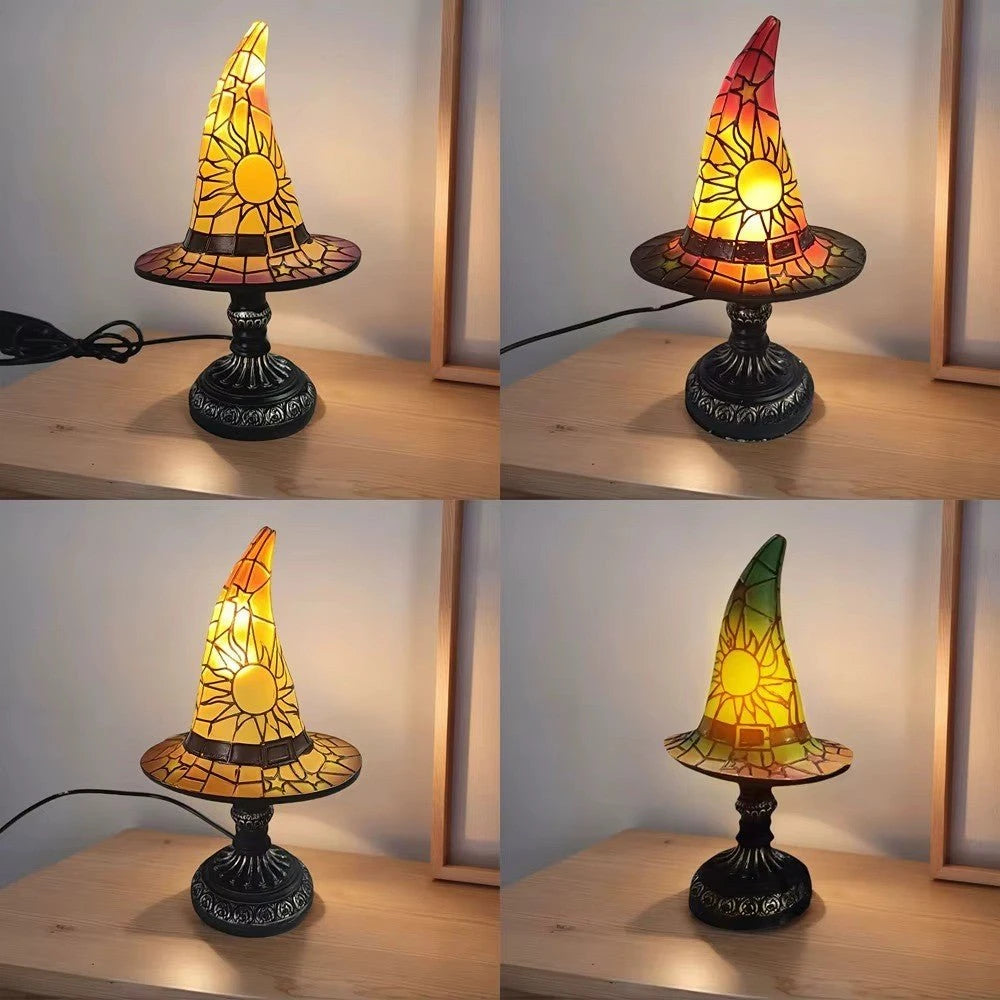 Lampe chapeau de sorcière féerique coloris rouge allumée — Mon Univers - Mes Lumières