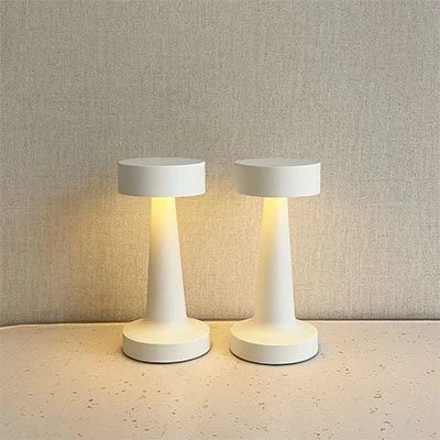 Lampe de Table LED Design Premium 2 lampes Blanches allumées côte à côte fond lin beige — Mon Univers - Mes Lumières