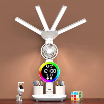 Lampe de bureau Ergonomia vue de face pales déployées horloge RGB fond brun — Mon Univers - Mes Lumières