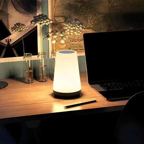 Lampe de chevet tactile RGB lumière douce nuit usage famille bébé chambre — Mon Univers - Mes Lumières