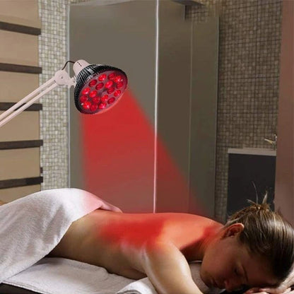 Lampe pour luminothérapie Vitaboost LED rouge soin dos femme allongée spa ambiance — Mon Univers - Mes Lumières