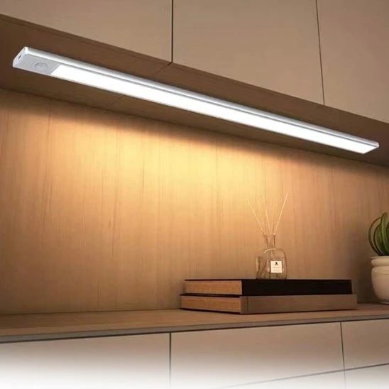 Réglette LED cuisine LuminoPro noire argentée comparaison coloris côte à côte — Mon Univers - Mes Lumières