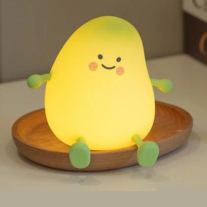 Veilleuse LumiBuddy Mangue silicone jaune-vert vue de face fond blanc — Mon Univers - Mes Lumières