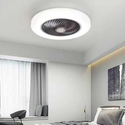 Ventilateur de Plafond Silencieux LED mise en situation chambre blanche minimaliste — Mon Univers - Mes Lumières