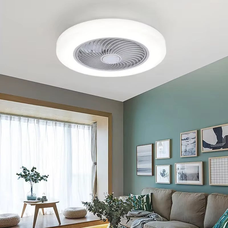 Ventilateur de Plafond Silencieux LED mise en situation salon mur vert ambiance — Mon Univers - Mes Lumières
