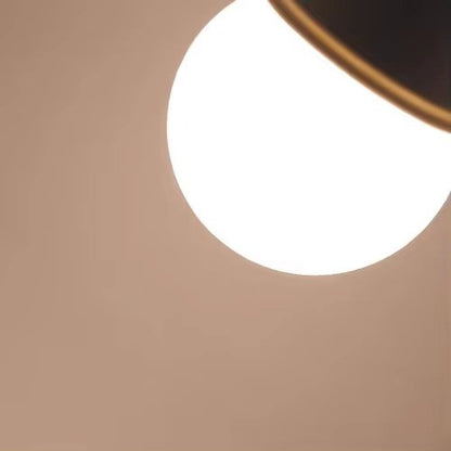 Ampoule LED E27 Dimmable design globe sur fond neutre — Mon Univers - Mes Lumières
