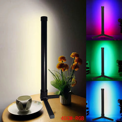 Lampadaire sur pied RGB 40 cm sur bureau ambiance colorée — Mon Univers - Mes Lumières