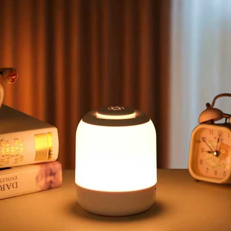 Lampe de chevet tactile LED : 3 intensités réglables
